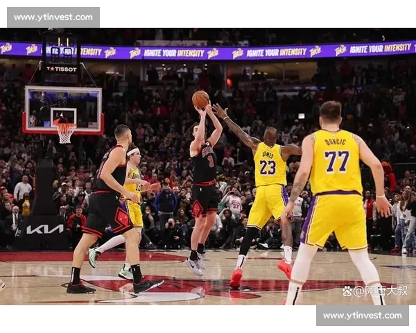 篮球赛关键时刻逆转全场,明星球员绝杀点燃观众激情 - 副本 - 副本 - 副本